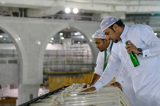 Son dakika: Tarihi an! Mescid-i Haram'da ilk teravih namazı görüntülendi