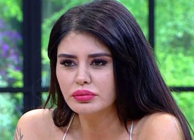 Ebru Polat'tan Nihat Hatipoğlu'na videolu soru