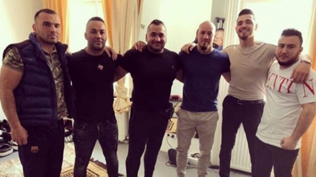 Şampiyon dövüşçü karantinada Müslüman oldu! İlk ibadeti...