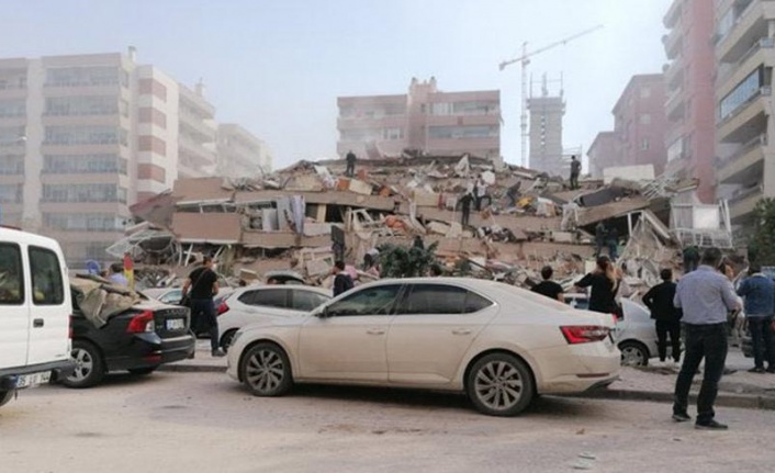 İzmir depremi görüntüler gelmeye başladı! Yıkılan binalar 6.6 şiddetli depreme dayanamadı